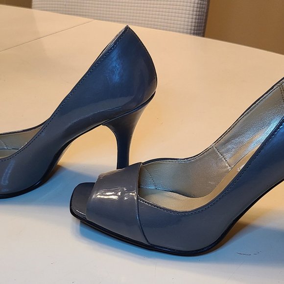 "STEVE MADDEN" PUMPS - LIKE NEW - Picture 4 of 6